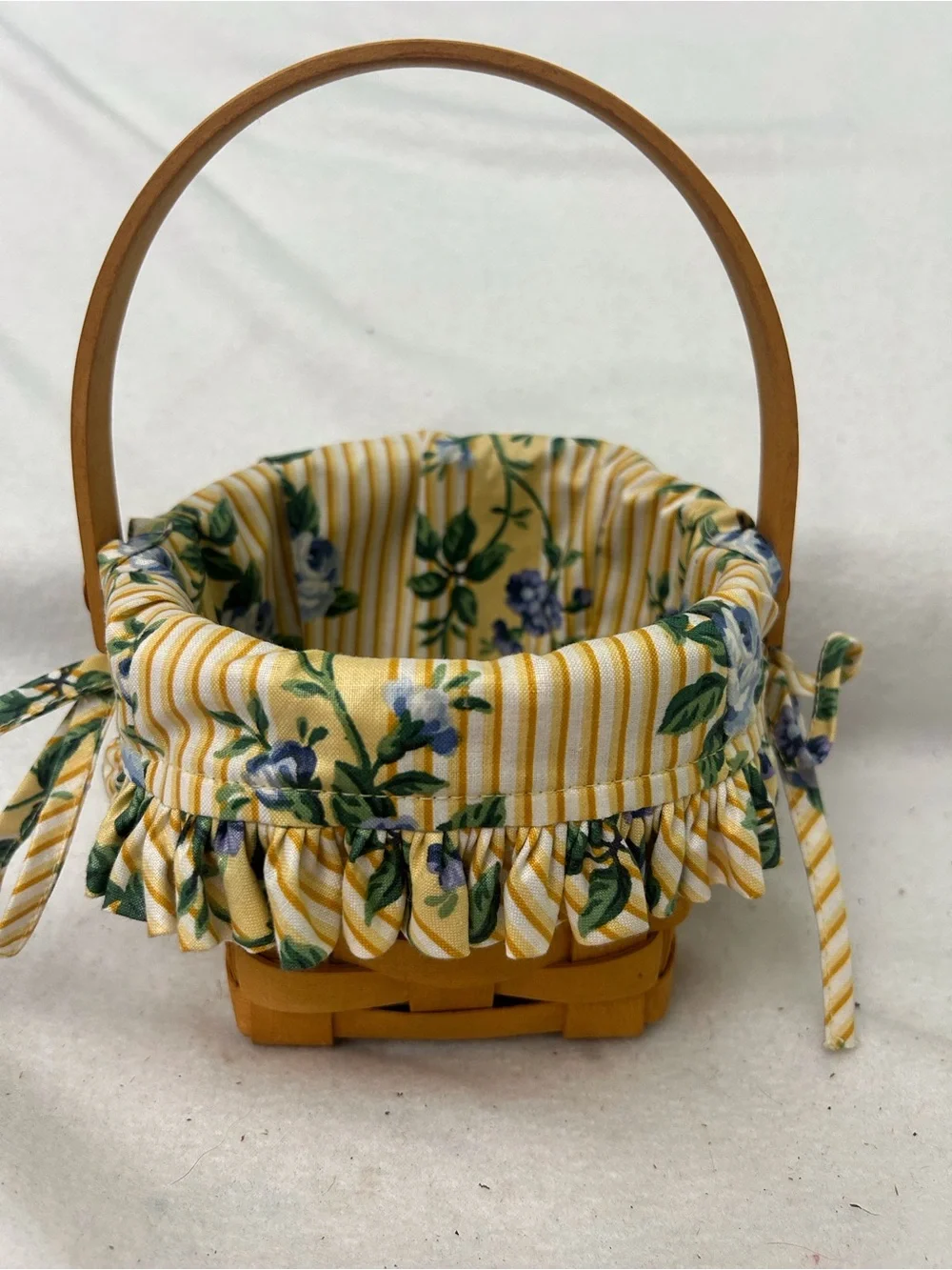 Longaberger 1998 Retired Measuring Basket with Trellis Rose Liner